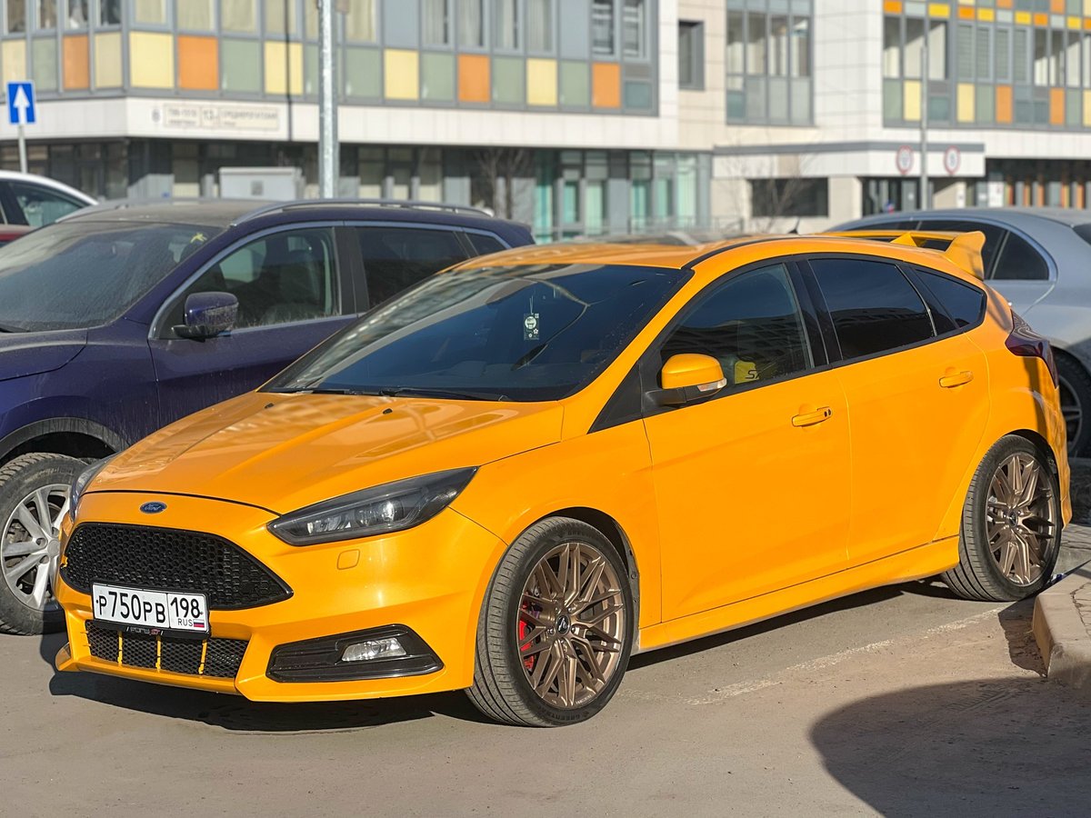 Ford Focus sedan